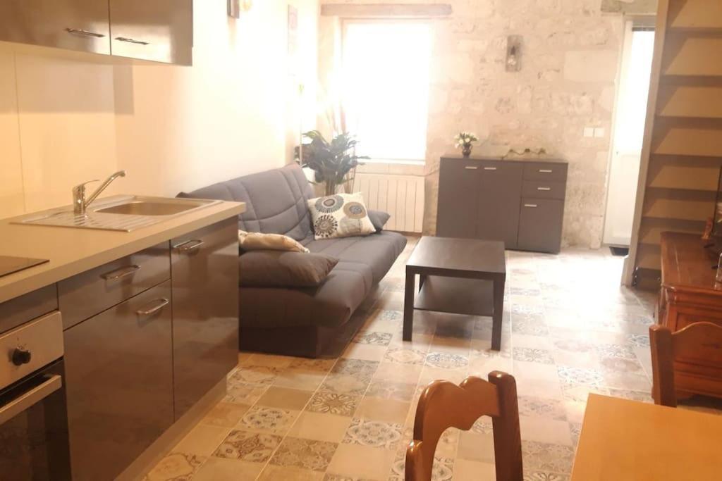 Logement Neuf Et Cosy Proche Centre Ville Chinon Exterior foto